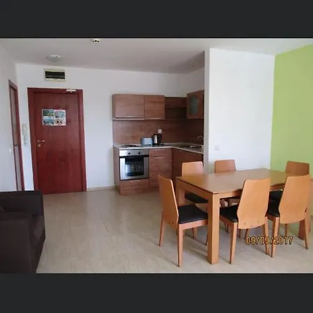 Апартамент Debbie'S Apartment Sun Village *