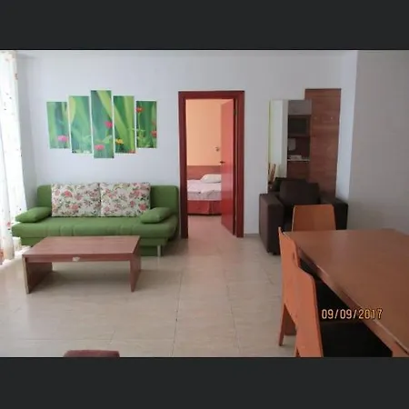 Debbie'S Apartment Sun Village Апартамент Слънчев бряг